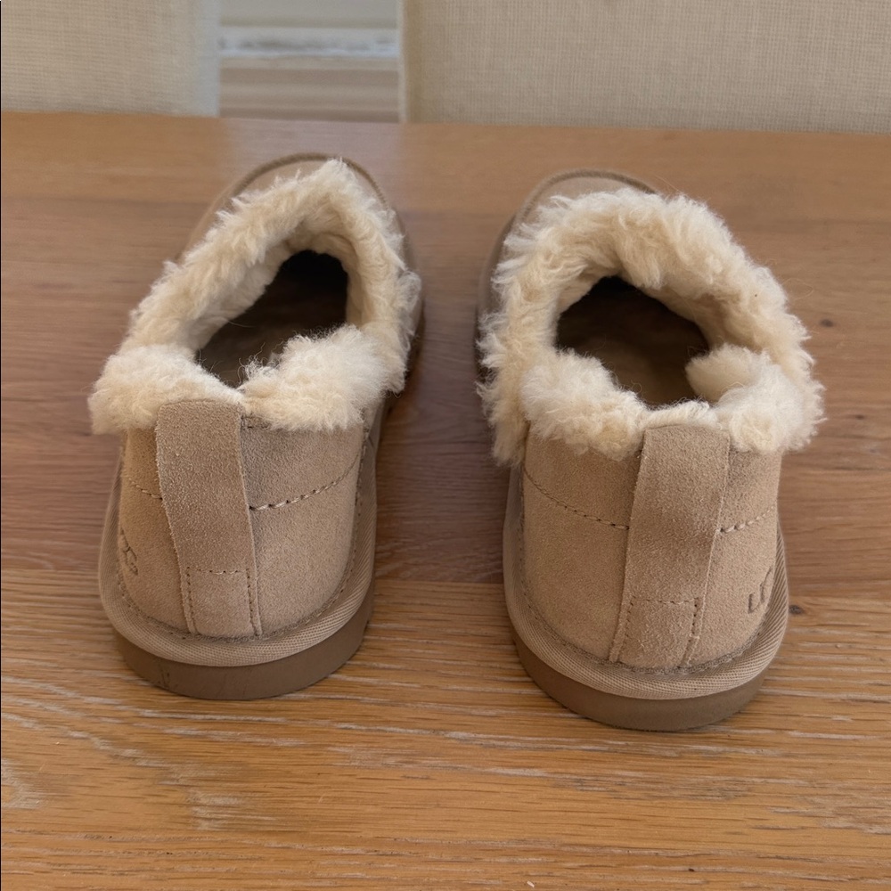 UGG Women’s Loria slip on - Picture 4 of 8